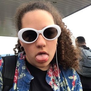 Meet your Posher, Annie